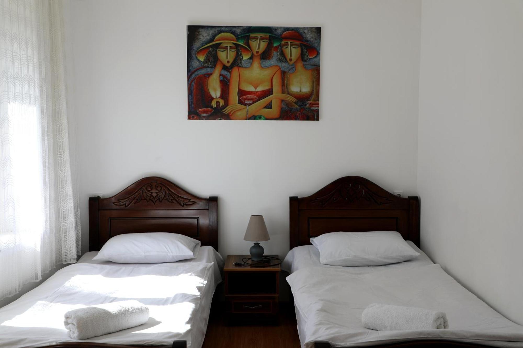 Nadia Guesthouse ميستيا المظهر الخارجي الصورة